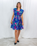 Ciemnoniebieska sukienka Diana w liście, z delikatnymi rękawkami i plisowanym dołem New Collection - MODA SANOK Ciemnoniebieska sukienka Diana w liście, z delikatnymi rękawkami i plisowanym dołem New Collection - MODA SANOK