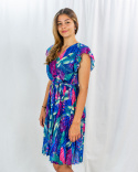 Ciemnoniebieska sukienka Diana w liście, z delikatnymi rękawkami i plisowanym dołem New Collection - MODA SANOK Ciemnoniebieska sukienka Diana w liście, z delikatnymi rękawkami i plisowanym dołem New Collection - MODA SANOK