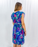Ciemnoniebieska sukienka Diana w liście, z delikatnymi rękawkami i plisowanym dołem New Collection - MODA SANOK Ciemnoniebieska sukienka Diana w liście, z delikatnymi rękawkami i plisowanym dołem New Collection - MODA SANOK