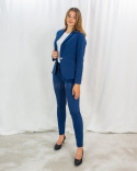 Elegancki granatowy żakiet BB zapinany na złoty, błyszczący guzik - MODA SANOK Elegancki granatowy żakiet BB zapinany na złoty, błyszczący guzik - MODA SANOK
