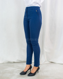 Spodnie BB eleganckie granatowe damskie z drobnym znakiem na lewej kieszeni - MODA SANOK Spodnie BB eleganckie granatowe damskie z drobnym znakiem na lewej kieszeni - MODA SANOK