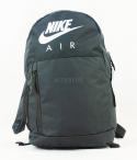 Jednokomorowy, pojemny, czarny plecak NIKE Air z piórnikiem - MODA SANOK Jednokomorowy, pojemny, czarny plecak NIKE Air z piórnikiem - MODA SANOK