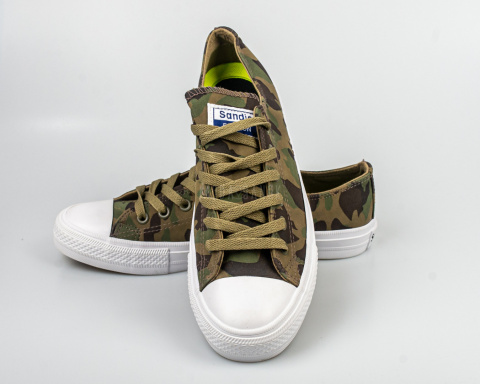 Wygodne i praktyczne trampki Sandic ze wzorem moro w kolorze khaki - MODA SANOK Wygodne i praktyczne trampki Sandic ze wzorem moro w kolorze khaki - MODA SANOK