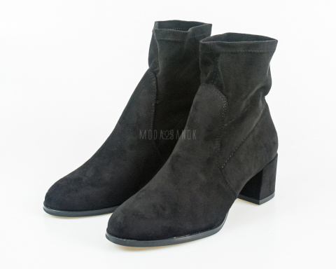 Damskie eleganckie zamszowe botki w kolorze czarnym na niskim obcasie wsuwane - MODA SANOK Damskie eleganckie zamszowe botki w kolorze czarnym na niskim obcasie wsuwane - MODA SANOK