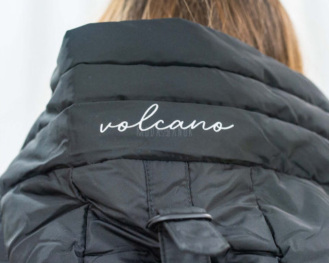 Kurtka VOLCANO damska krótka przejściowa w kolorze czarnym z kołnierzem i kapturem - MODA SANOK Kurtka VOLCANO damska krótka przejściowa w kolorze czarnym z kołnierzem i kapturem - MODA SANOK