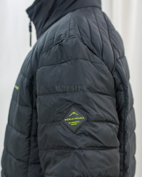 Kurtka VOLCANO ocieplana męska przejściowa w kolorze czarnym z zielonym napisem - MODA SANOK