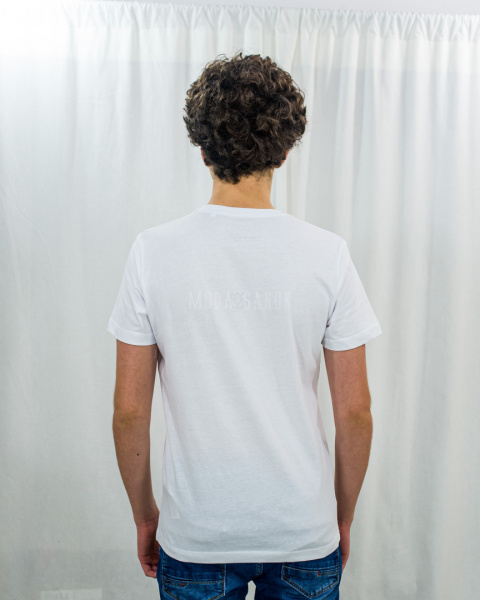 T-shirt VOLCANO męski bawełniany w kolorze białym z pomarańczowo-niebieskim nadrukiem - MODA SANOK T-shirt VOLCANO męski bawełniany w kolorze białym z pomarańczowo-niebieskim nadrukiem - MODA SANOK