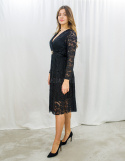 Koronkowa elegancka sukienka midi w kolorze czarnym z ozdobnym paskiem i długim rękawem - MODA SANOK Koronkowa elegancka sukienka midi w kolorze czarnym z ozdobnym paskiem i długim rękawem - MODA SANOK