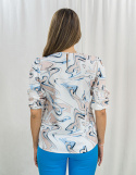 Elegancka kremowa bluzka z kolorowymi wzorami i rękawami 3/4 WM - MODA SANOK