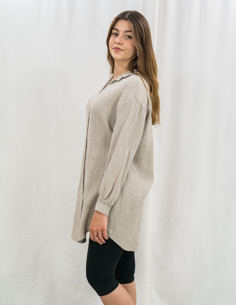 Jasno beżowa bawełniana długa koszula zapinana na małe guziki - MODA SANOK
