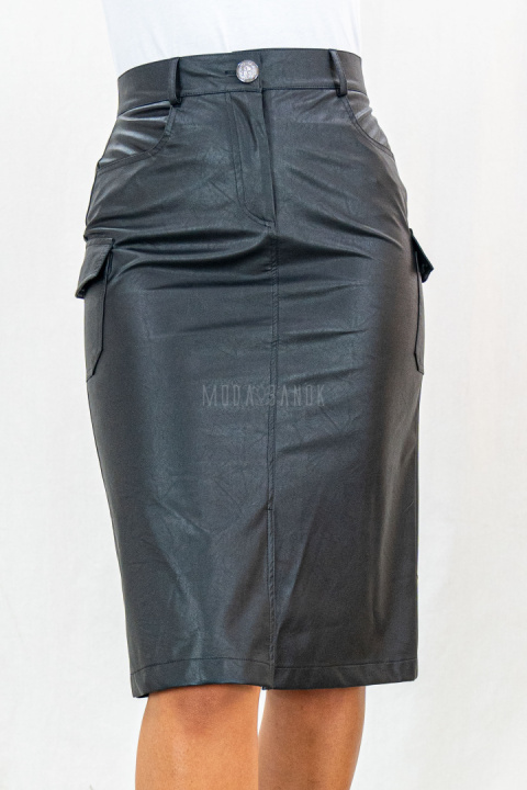 Czarna elegancka spódnica midi z eco skóry i kieszeniami BB - MODA SANOK