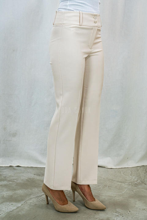 Eleganckie spodnie z pasem o kolorze jasnego beżu BARTON - MODA SANOK Eleganckie spodnie z pasem o kolorze jasnego beżu BARTON - MODA SANOK