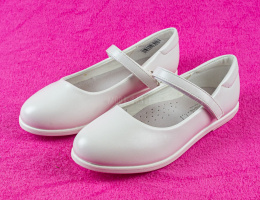 Białe komunijne gładkie balerinki na rzep MODA-SANOK