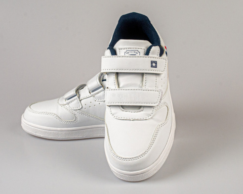 Buty sportowe białe chłopięce na rzepy z przeszyciami - MODA SANOK Buty sportowe białe chłopięce na rzepy z przeszyciami - MODA SANOK