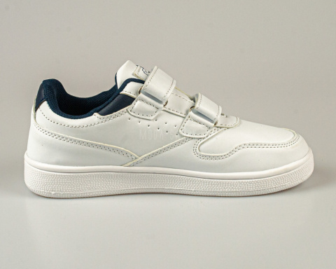 Buty sportowe białe chłopięce na rzepy z przeszyciami - MODA SANOK Buty sportowe białe chłopięce na rzepy z przeszyciami - MODA SANOK