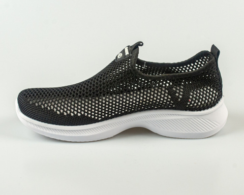 Buty sportowe wsuwane letnie siatkowe tenisówki w kolorze czarnym SEASTAR - MODA SANOK