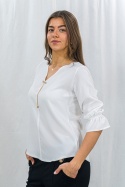 Koszula w kolorze białym z rekawem 3/4 ze zdobieniem na dekoldzie -Moda Sanok