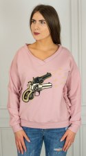 Różowa bluza z frędzlami z nadrukiem rewolwerów MODA SANOK Różowa bluza z frędzlami z nadrukiem rewolwerów MODA SANOK