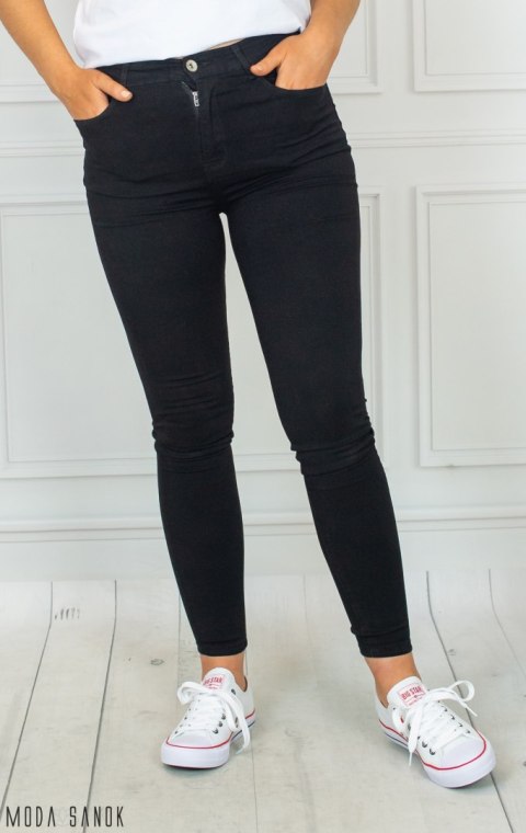 Czarne stylowe dopasowane spodnie damskie z elastycznego materiału jeans GOODIES - MODA SANOK Czarne stylowe dopasowane spodnie damskie z elastycznego materiału jeans GOODIES - MODA SANOK