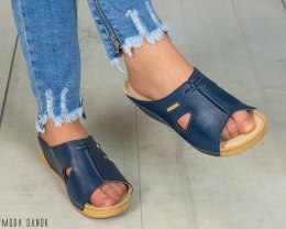 Granatowe skórzane klapki damskie KINGA - MODA SANOK