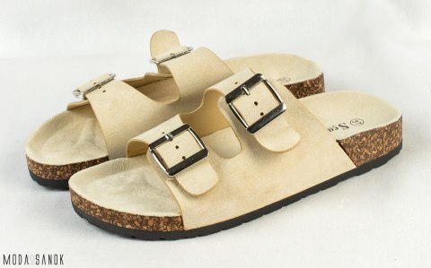 Klapki damskie beżowe na korku z klamrami MODA SANOK Klapki damskie beżowe na korku z klamrami MODA SANOK