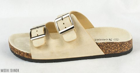 Klapki damskie beżowe na korku z klamrami MODA SANOK Klapki damskie beżowe na korku z klamrami MODA SANOK