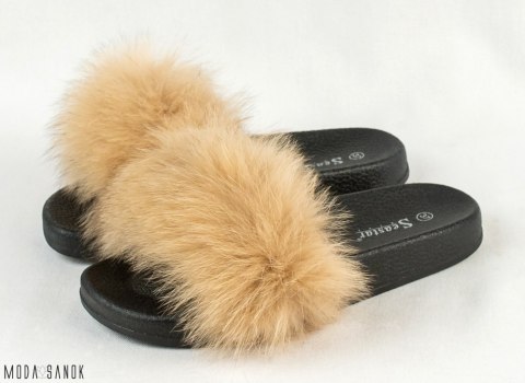Klapki damskie z naturalnym futrem beż MODA SANOK Klapki damskie z naturalnym futrem beż MODA SANOK
