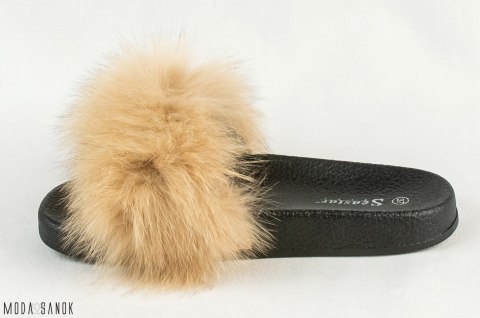 Klapki damskie z naturalnym futrem beż MODA SANOK Klapki damskie z naturalnym futrem beż MODA SANOK