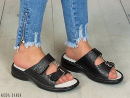 Zdrowotne czarne damskie klapki na rzep z niskim obcasem - Moda Sanok