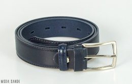 Granatowy skórzany pas męski z ozdobnym obszyciem do garnituru CezMar - MODA SANOK