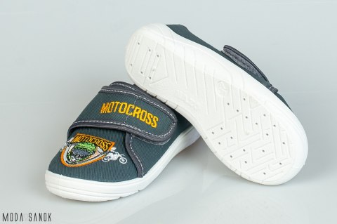 Szare pantofelki z aplikacją Motocross NAZO - MODA SANOK