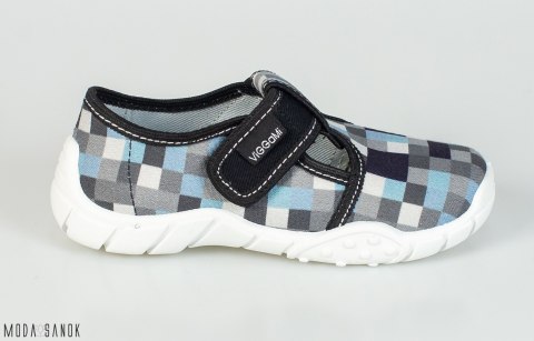 Pantofle chłopięce w szare i niebieskie kwadraty Viggami na rzepę - MODA SANOK