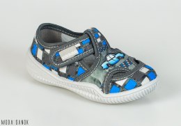 Szare pantofle chłopięce z aplikacją samochodu Viggami na rzepę - MODA SANOK