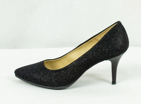 Czarne szpilki na niskim obcasie pokryte siateczką z brokatowym połyskiem MODA SANOK Czarne szpilki na niskim obcasie pokryte siateczką z brokatowym połyskiem MODA SANOK