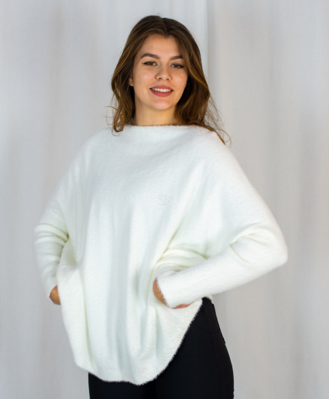 Damski miły ciepły długi lekki sweterek alpaka Salma - biały - Moda Sanok
