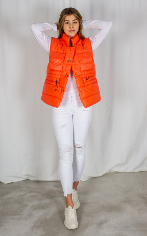 Kamizelka-bezrękawnik SALMA w kolorze pomarańczowym ze ściągaczem w pasie oversize MODA SANOK Kamizelka-bezrękawnik SALMA w kolorze pomarańczowym ze ściągaczem w pasie oversize MODA SANOK