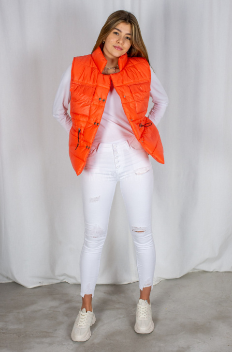 Kamizelka-bezrękawnik SALMA w kolorze pomarańczowym ze ściągaczem w pasie oversize MODA SANOK Kamizelka-bezrękawnik SALMA w kolorze pomarańczowym ze ściągaczem w pasie oversize MODA SANOK