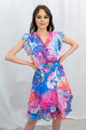 Zwiewna w kolorowy print sukienka z paskiem w talii, mini, krótka z dekoltem Zita - MODA SANOK Zwiewna w kolorowy print sukienka z paskiem w talii, mini, krótka z dekoltem Zita - MODA SANOK